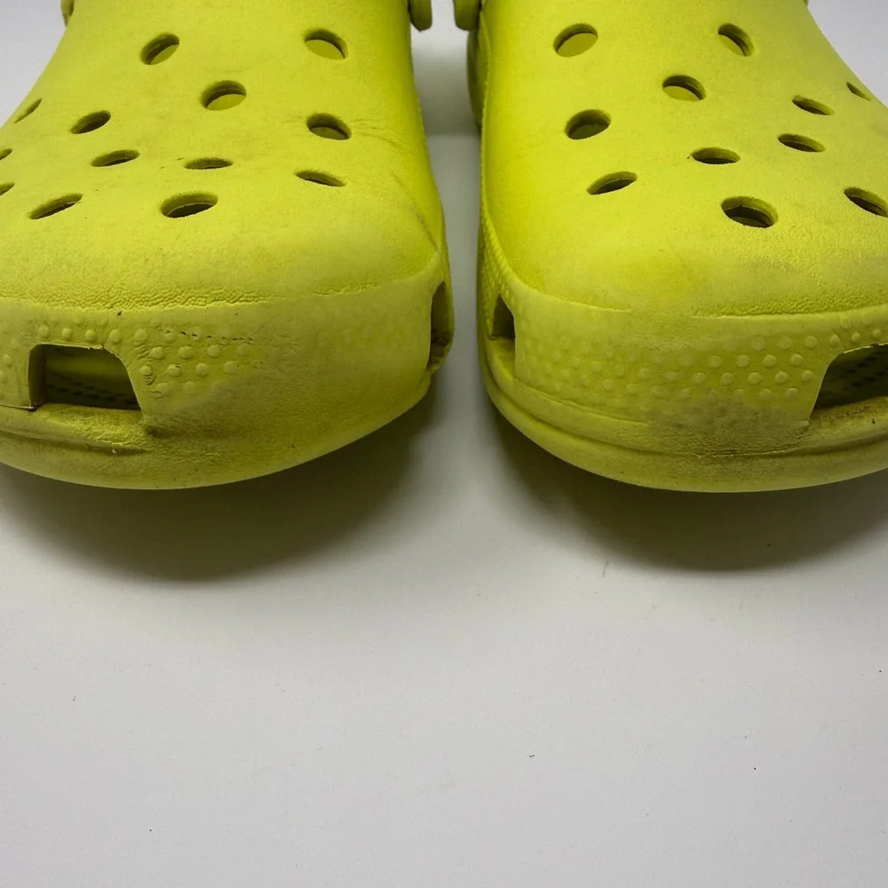 Crocs Classic Clog Mens 10 Neon Yellow Lime Green Slip On Comfort Shoes